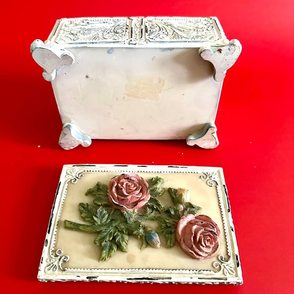 Decorative Box with flower motif - Picture 5 of 6
